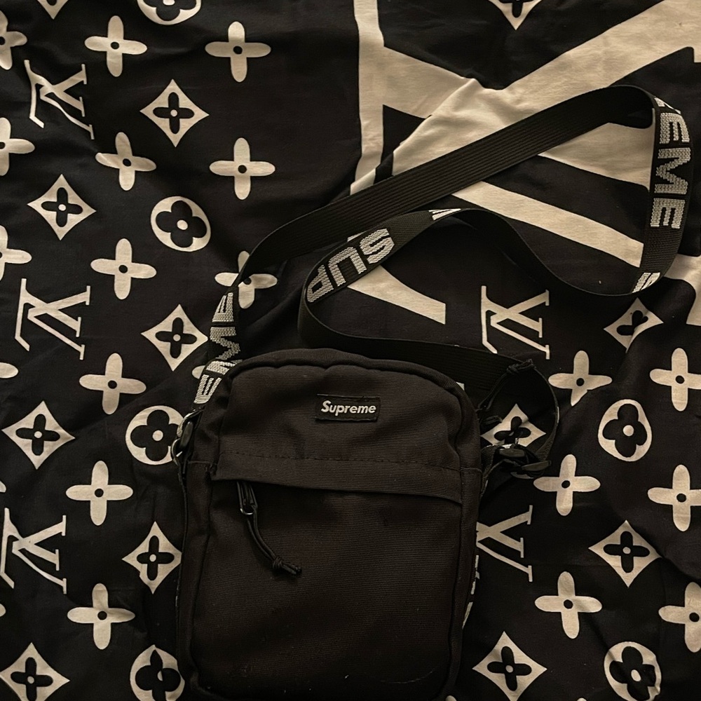 Supreme Sidebag